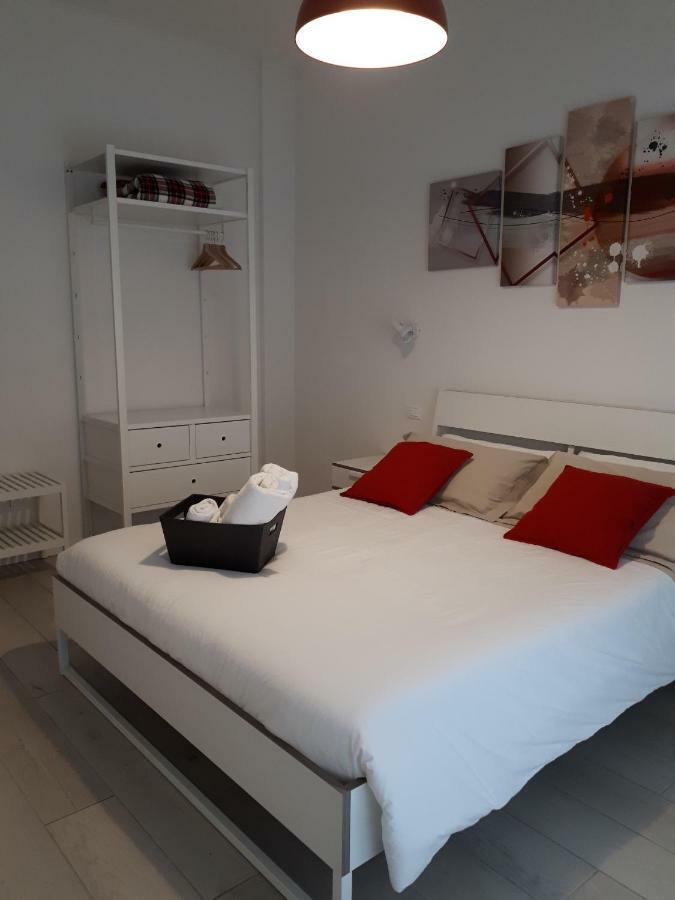 Soleluna Fiera 6 Rooms Болоня Екстериор снимка