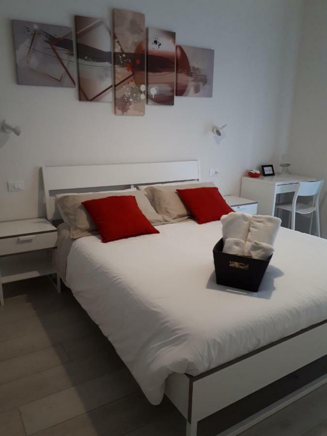 Soleluna Fiera 6 Rooms Болоня Екстериор снимка